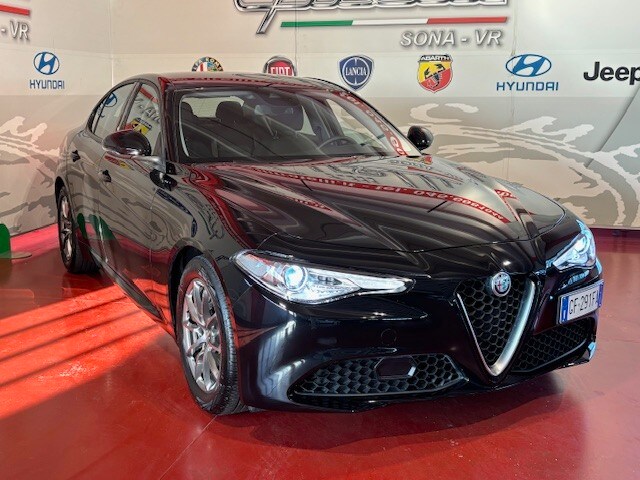 ALFA ROMEO Giulia (2016)